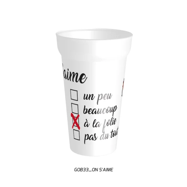 Faites un geste pour la planète et pour votre amour avec l'Ecocup "On s'aime". Un cadeau personnalisable et réutilisable pour trinquer à l'amour encore et encore.