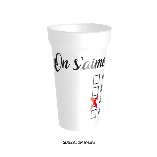 Optez pour une Saint-Valentin zéro déchet avec notre Ecocup "On s'aime". Personnalisez-le et réutilisez-le à l'infini pour des soirées romantiques et responsables.