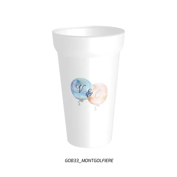 Gobelet en plastique personnalisable avec différents motifs de montgolfières pour un mariage.